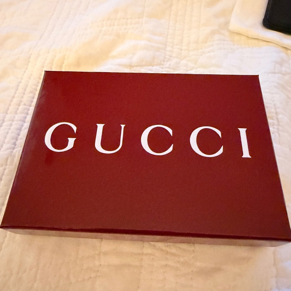 Gucci Black Leather Money Clip Wallet w/ Gold GG w/box - Authentic - Picture 4 of 6